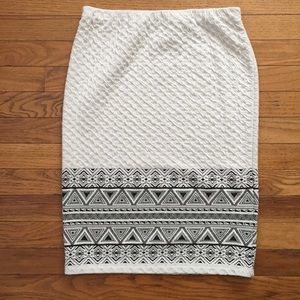 NWT 41 Hawthorne off-white skirt size small